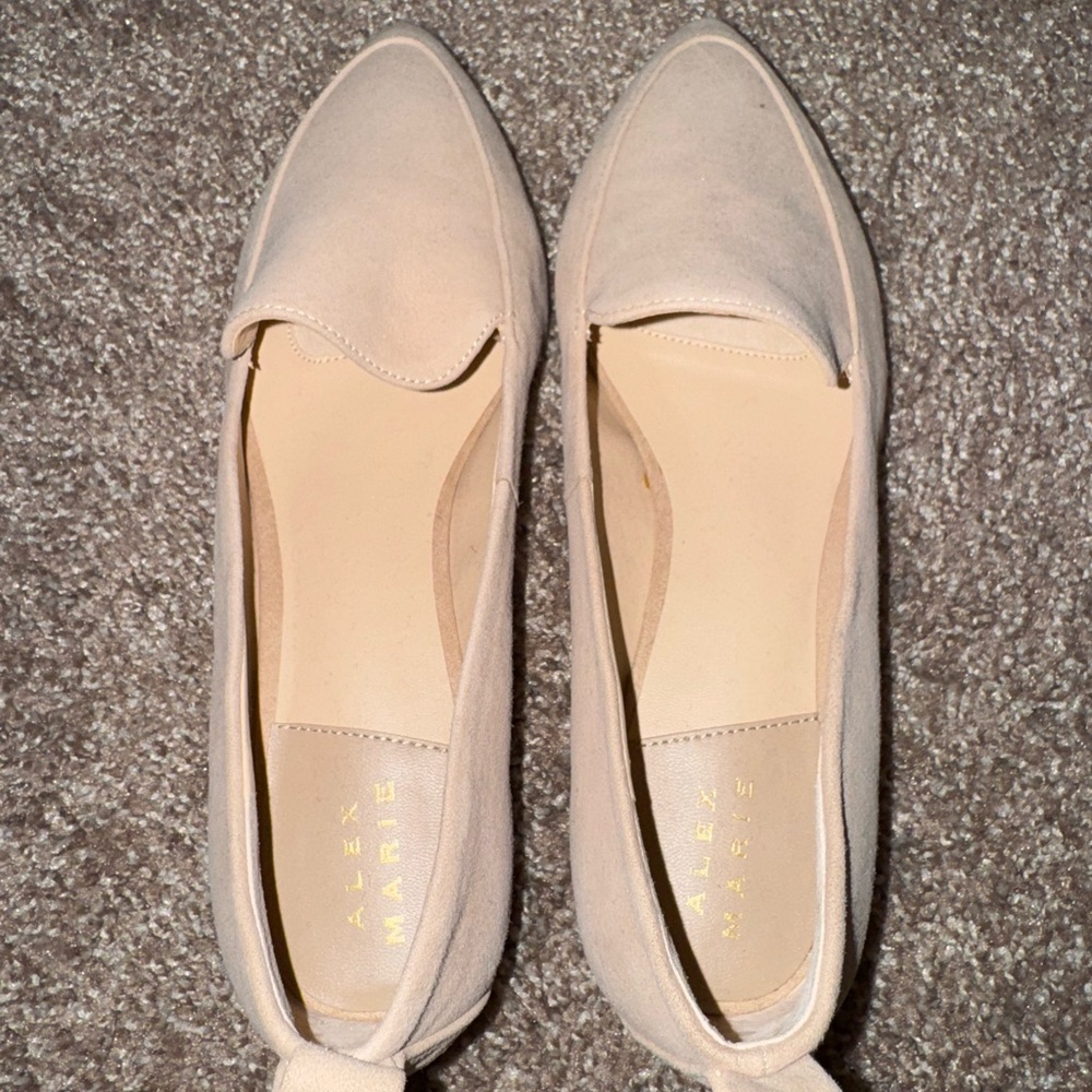 Alex Marie Cream Flats Seamless Design